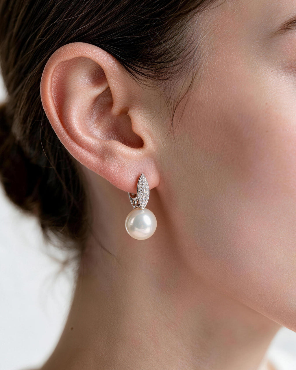 Noëlle White Pearl Hoop Earrings