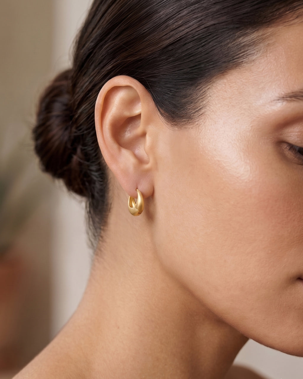 Sibylle Matte Chunky Huggie Hoop Earrings