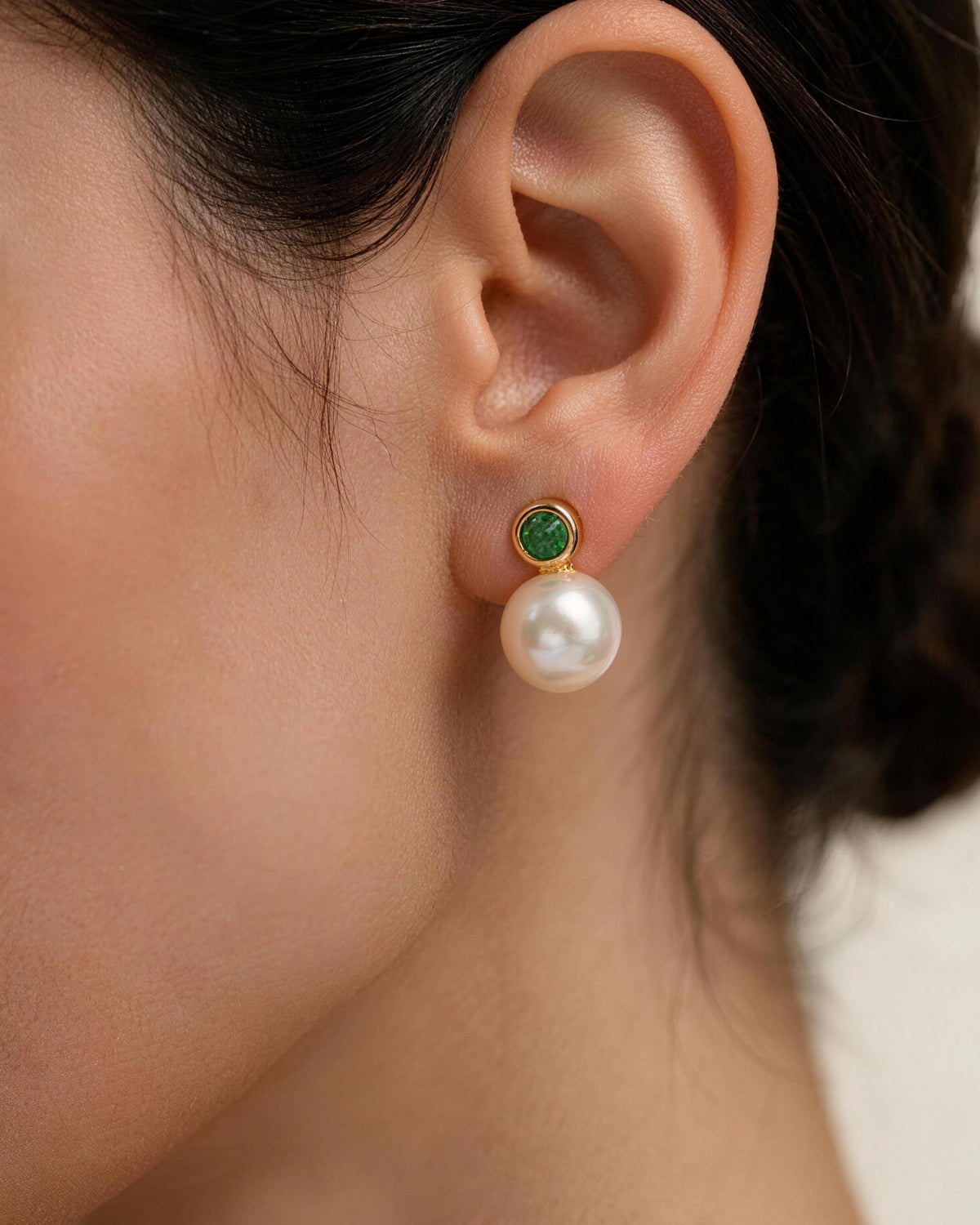 Anne Emerald & Luminous Natural Pearl Stud Earrings