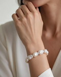 Éva Unique Natural White Baroque Pearl Bracelet