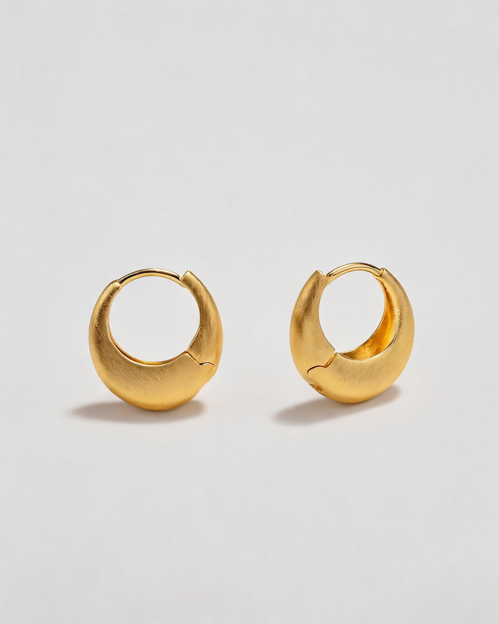 Sibylle Matte Chunky Huggie Hoop Earrings