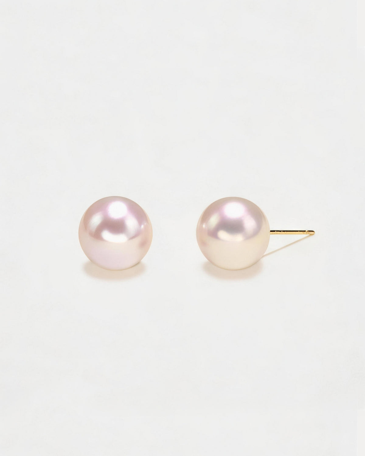 Hermine Natural Pearl Stud Earrings in 18k Gold